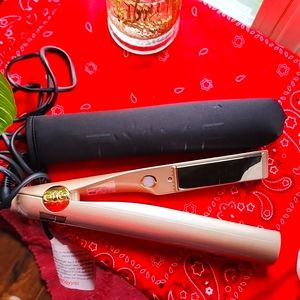 Tyme Pro flat iron / curling iron